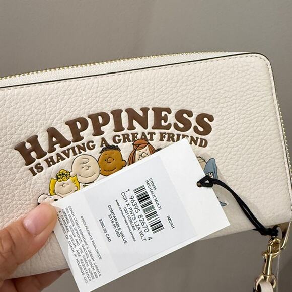 Last 2 ‼️Coach X Peanuts Long Zip Around Wallet CBN35 - Picture 4 of 4